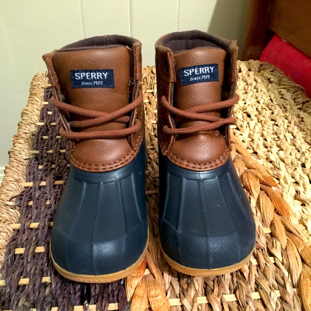 Sperry childrens boots